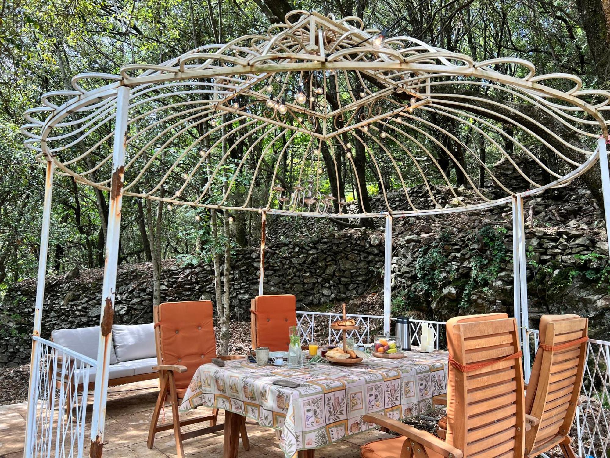 Les Magnels Bed & Breakfast Valleraugue Bagian luar foto