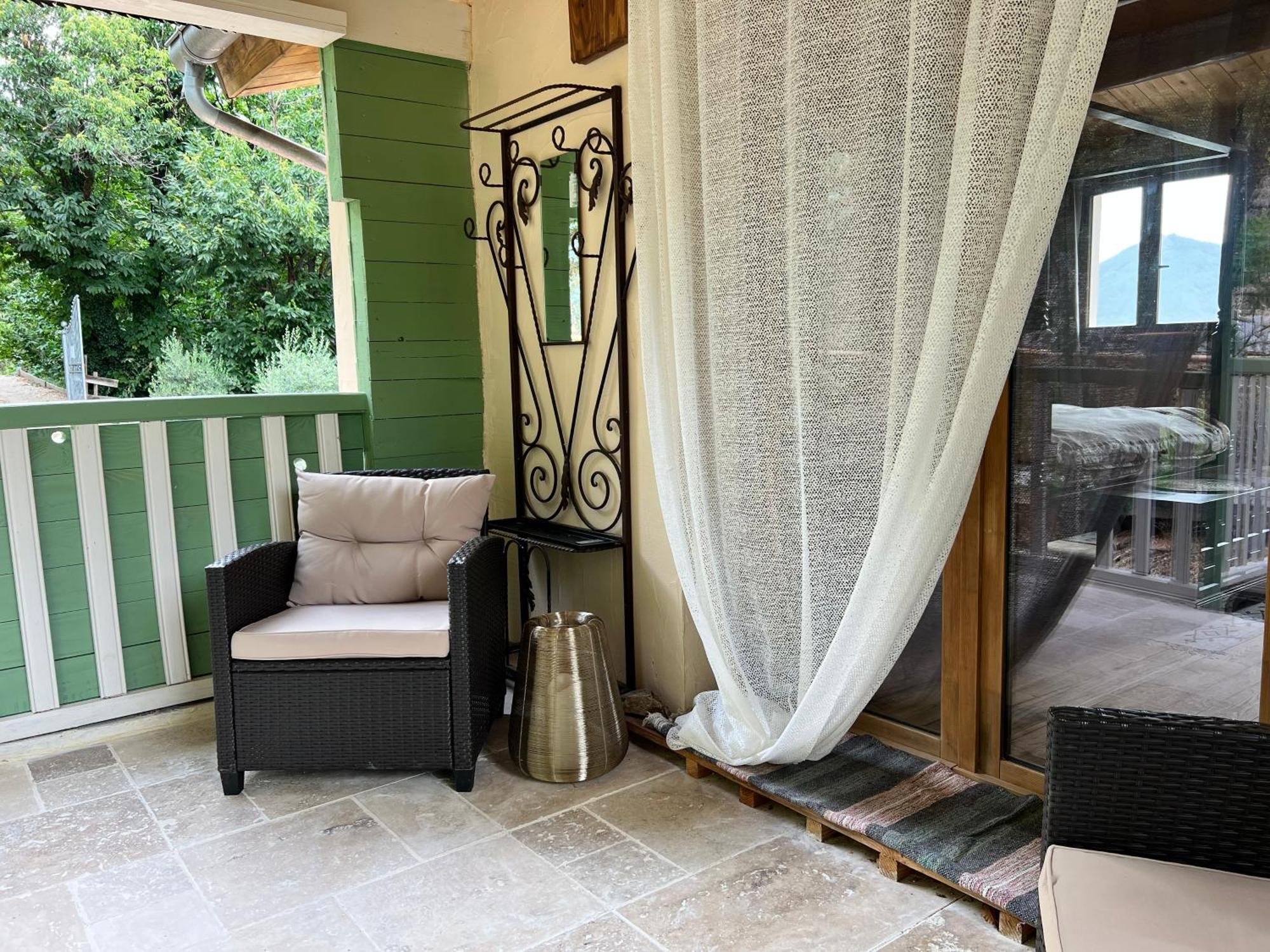 Les Magnels Bed & Breakfast Valleraugue Bagian luar foto